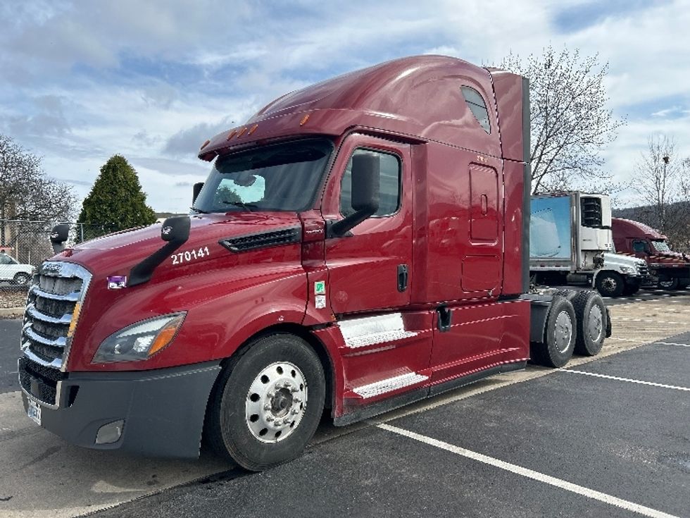 Sleeper Tractor-Heavy Duty Tractors-Freightliner-2019-T12664ST-Reading-PA-473,359\n\t\tmiles-$ 51,750 - Image 3