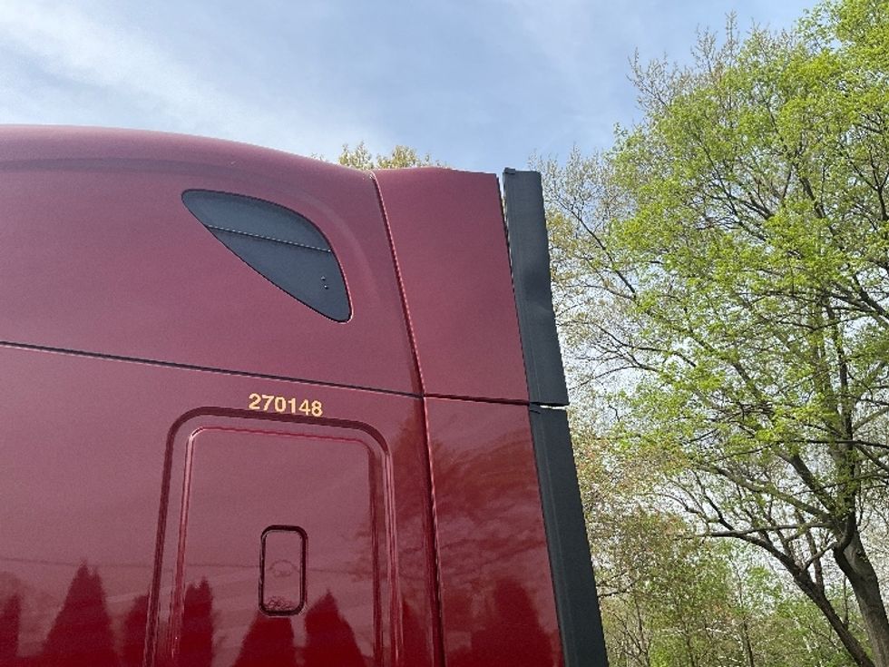 Sleeper Tractor-Heavy Duty Tractors-Freightliner-2019-T12664ST-Reading-PA-497,002\n\t\tmiles-$ 53,250 - Image 23