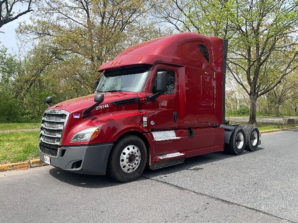 Sleeper Tractor-Heavy Duty Tractors-Freightliner-2019-T12664ST-Reading-PA-497,002\n\t\tmiles-$ 53,250 - Image 3