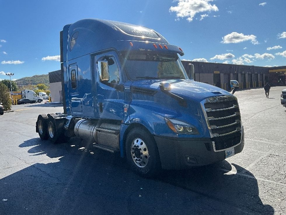 2019 Freightliner T12664ST Sleeper Tractor