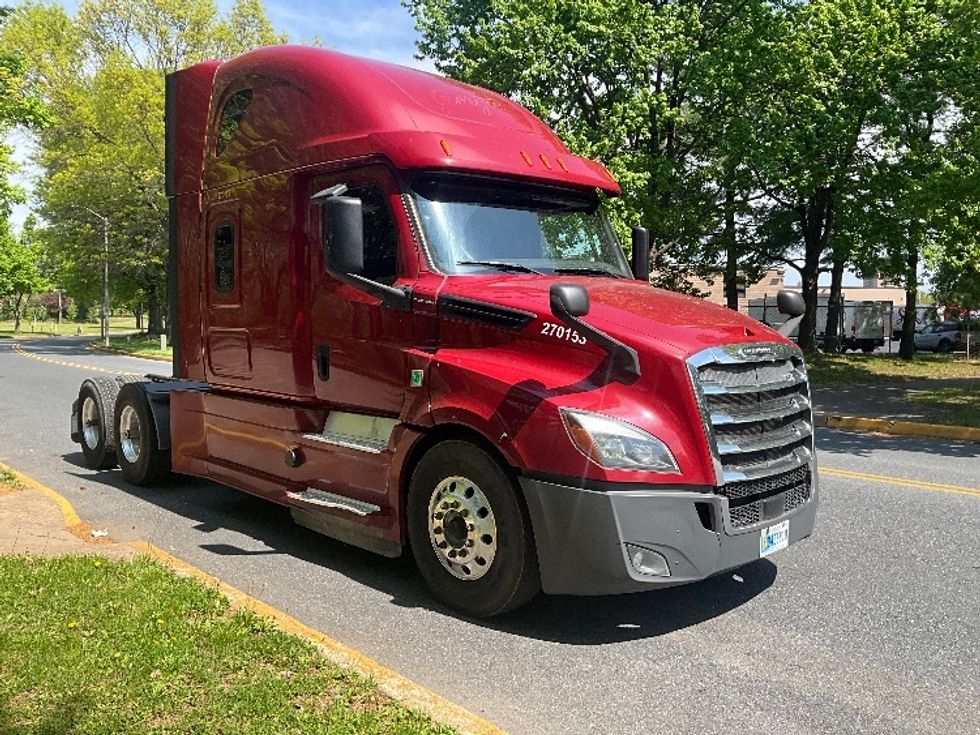 Sleeper Tractor-Heavy Duty Tractors-Freightliner-2019-T12664ST-Reading-PA-538,477\n\t\tmiles-$ 53,500 - Image 1