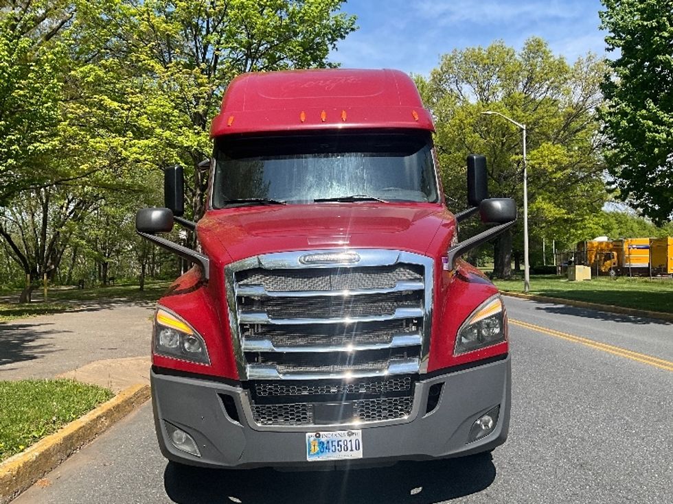 Sleeper Tractor-Heavy Duty Tractors-Freightliner-2019-T12664ST-Reading-PA-538,477\n\t\tmiles-$ 53,500 - Image 2