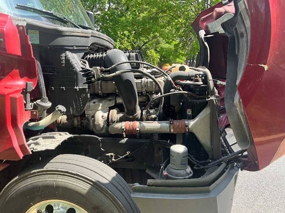 Sleeper Tractor-Heavy Duty Tractors-Freightliner-2019-T12664ST-Reading-PA-538,477\n\t\tmiles-$ 53,500 - Image 20