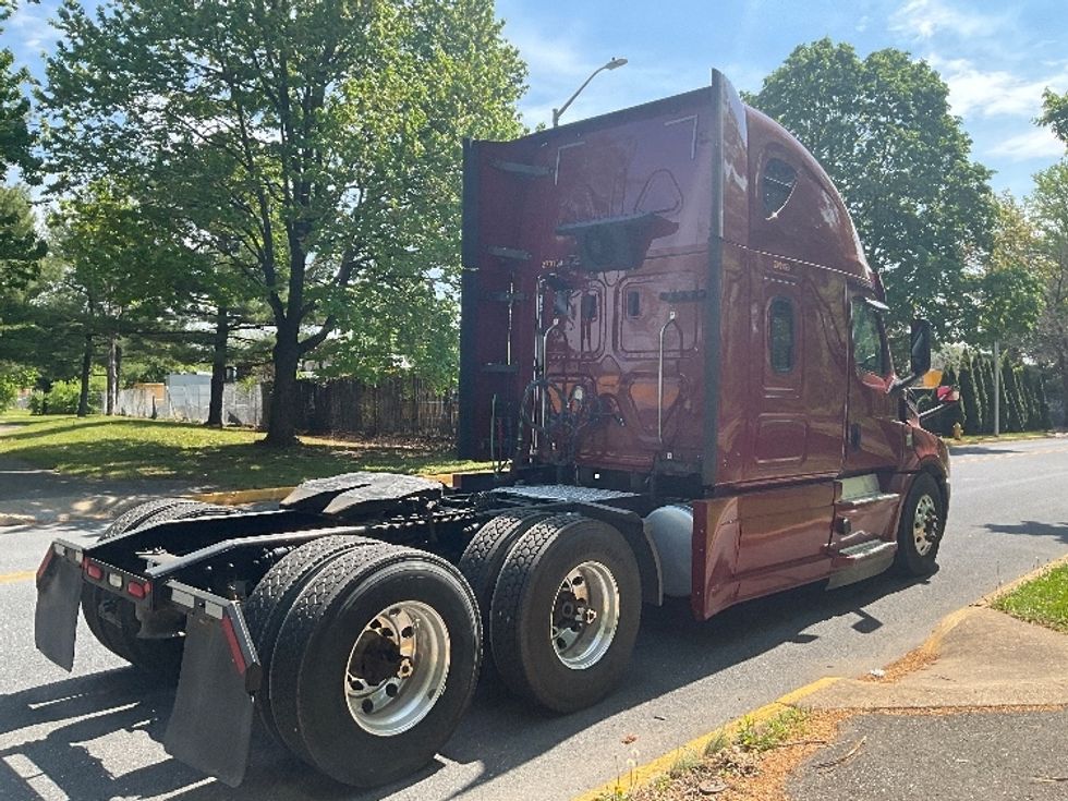 Sleeper Tractor-Heavy Duty Tractors-Freightliner-2019-T12664ST-Reading-PA-538,477\n\t\tmiles-$ 53,500 - Image 7