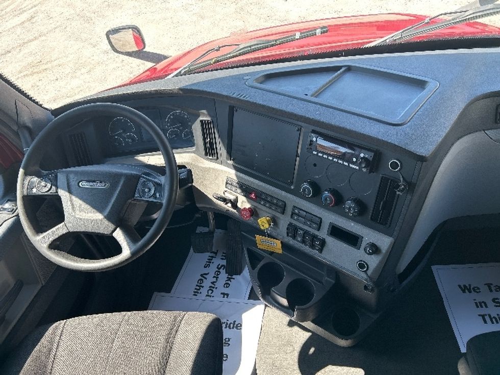 Sleeper Tractor-Heavy Duty Tractors-Freightliner-2019-T12664ST-Reading-PA-544,031\n\t\tmiles-$ 50,750 - Image 12