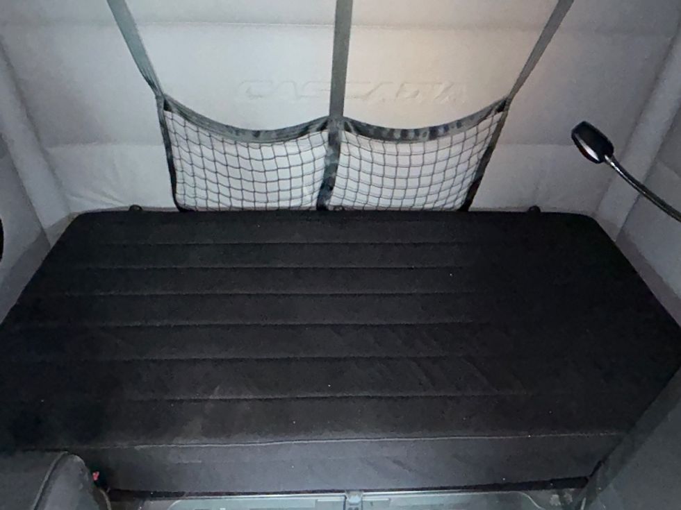 Sleeper Tractor-Heavy Duty Tractors-Freightliner-2019-T12664ST-Reading-PA-544,031\n\t\tmiles-$ 50,750 - Image 17