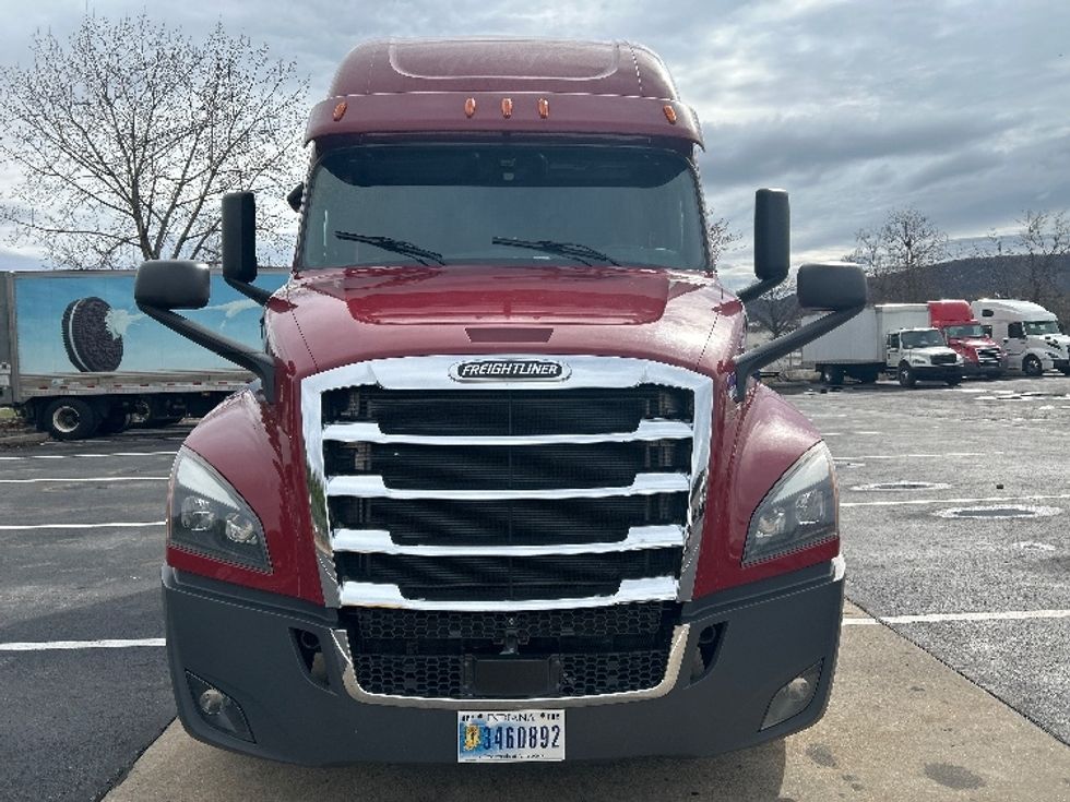 Sleeper Tractor-Heavy Duty Tractors-Freightliner-2019-T12664ST-Reading-PA-544,031\n\t\tmiles-$ 50,750 - Image 2