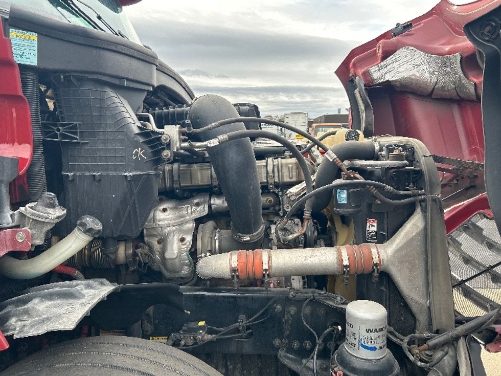 Sleeper Tractor-Heavy Duty Tractors-Freightliner-2019-T12664ST-Reading-PA-544,031\n\t\tmiles-$ 50,750 - Image 20