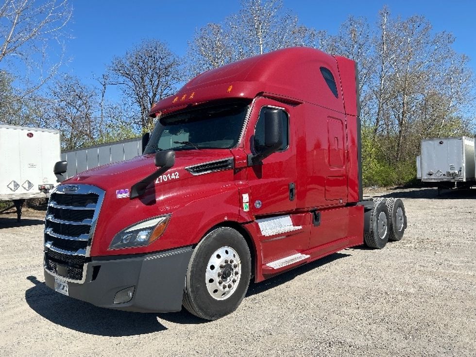 Sleeper Tractor-Heavy Duty Tractors-Freightliner-2019-T12664ST-Reading-PA-544,031\n\t\tmiles-$ 50,750 - Image 3