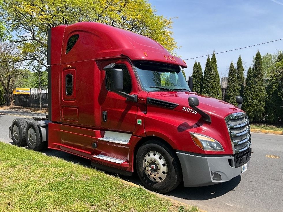 Sleeper Tractor-Heavy Duty Tractors-Freightliner-2019-T12664ST-Reading-PA-548,950\n\t\tmiles-$ 50,500 - Image 1