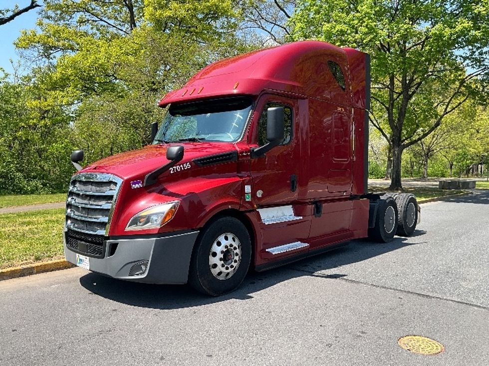 Sleeper Tractor-Heavy Duty Tractors-Freightliner-2019-T12664ST-Reading-PA-548,950\n\t\tmiles-$ 50,500 - Image 3