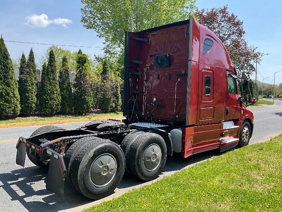 Sleeper Tractor-Heavy Duty Tractors-Freightliner-2019-T12664ST-Reading-PA-548,950\n\t\tmiles-$ 50,500 - Image 7