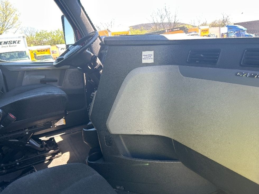 Sleeper Tractor-Heavy Duty Tractors-Freightliner-2019-T12664ST-Reading-PA-561,363\n\t\tmiles-$ 49,250 - Image 15