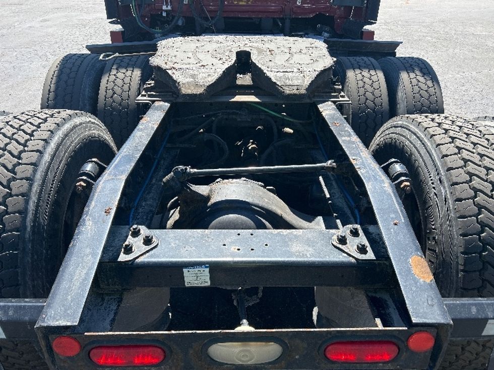 Sleeper Tractor-Heavy Duty Tractors-Freightliner-2019-T12664ST-Reading-PA-561,363\n\t\tmiles-$ 49,250 - Image 6