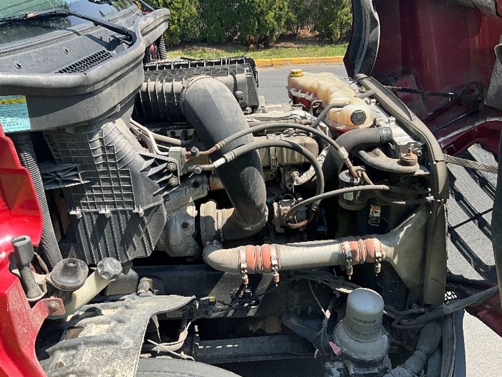 Sleeper Tractor-Heavy Duty Tractors-Freightliner-2019-T12664ST-Reading-PA-564,480\n\t\tmiles-$ 49,500 - Image 20