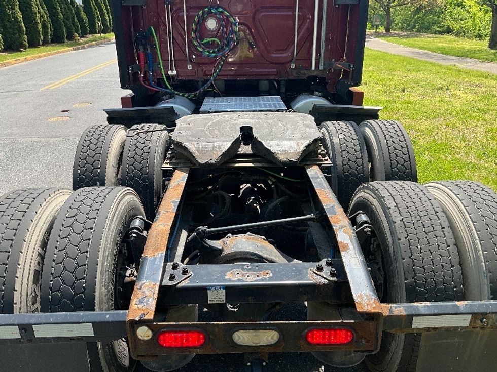 Sleeper Tractor-Heavy Duty Tractors-Freightliner-2019-T12664ST-Reading-PA-564,480\n\t\tmiles-$ 49,500 - Image 6