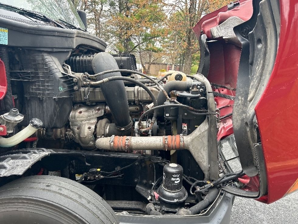 Sleeper Tractor-Heavy Duty Tractors-Freightliner-2019-T12664ST-Reading-PA-601,265\n\t\tmiles-$ 47,500 - Image 20