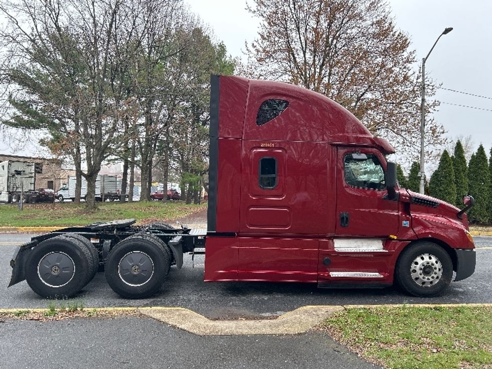 Sleeper Tractor-Heavy Duty Tractors-Freightliner-2019-T12664ST-Reading-PA-601,265\n\t\tmiles-$ 47,500 - Image 8