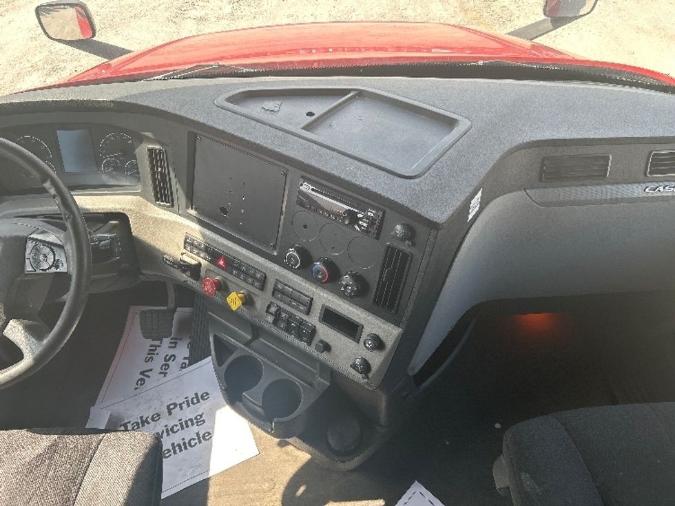 Sleeper Tractor-Heavy Duty Tractors-Freightliner-2019-T12664ST-Reading-PA-607,214\n\t\tmiles-$ 47,250 - Image 12