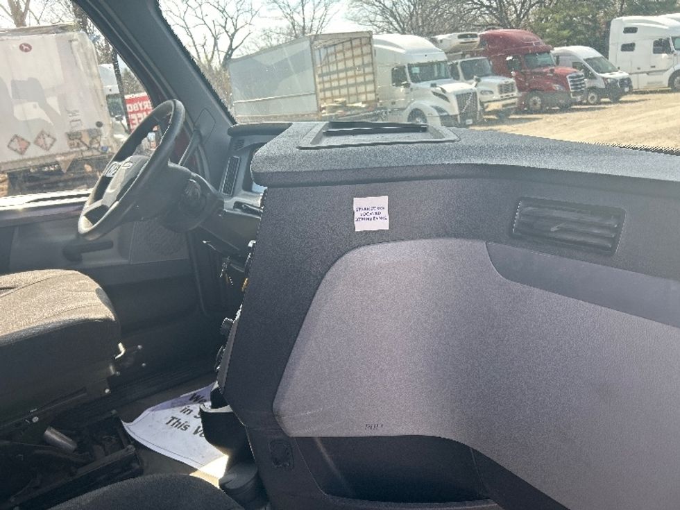 Sleeper Tractor-Heavy Duty Tractors-Freightliner-2019-T12664ST-Reading-PA-607,214\n\t\tmiles-$ 47,250 - Image 15