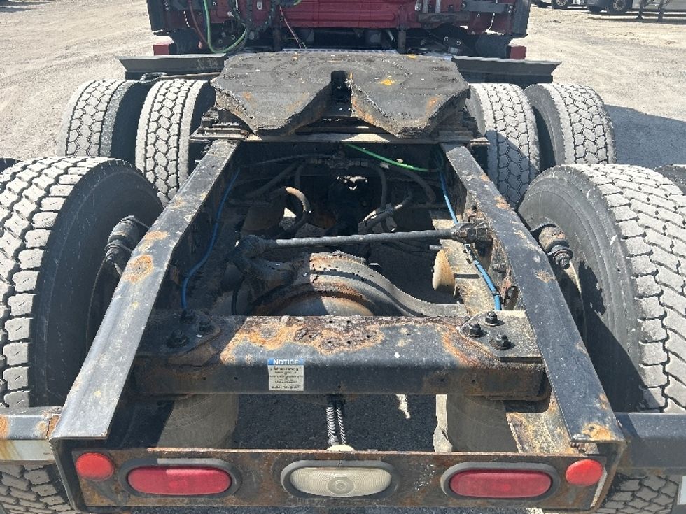 Sleeper Tractor-Heavy Duty Tractors-Freightliner-2019-T12664ST-Reading-PA-607,214\n\t\tmiles-$ 47,250 - Image 6