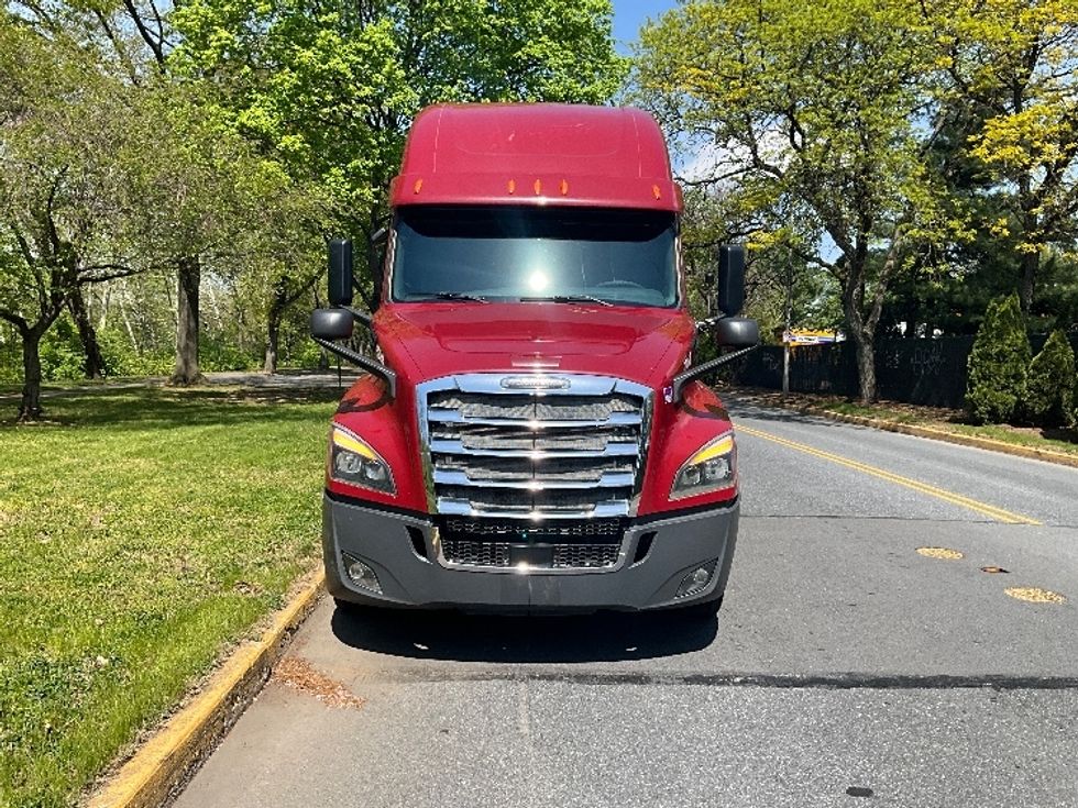 Sleeper Tractor-Heavy Duty Tractors-Freightliner-2019-T12664ST-Reading-PA-619,938\n\t\tmiles-$ 48,750 - Image 2