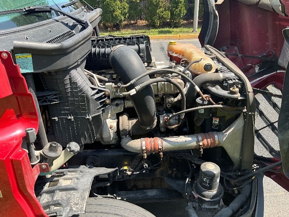 Sleeper Tractor-Heavy Duty Tractors-Freightliner-2019-T12664ST-Reading-PA-619,938\n\t\tmiles-$ 48,750 - Image 20