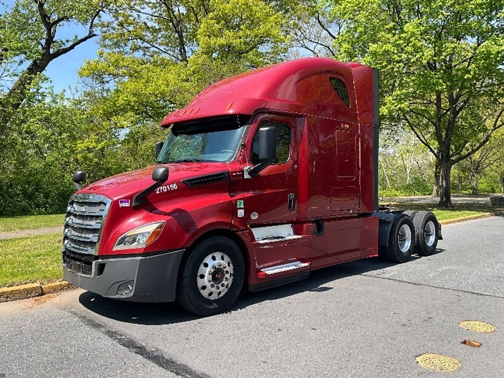 Sleeper Tractor-Heavy Duty Tractors-Freightliner-2019-T12664ST-Reading-PA-619,938\n\t\tmiles-$ 48,750 - Image 3