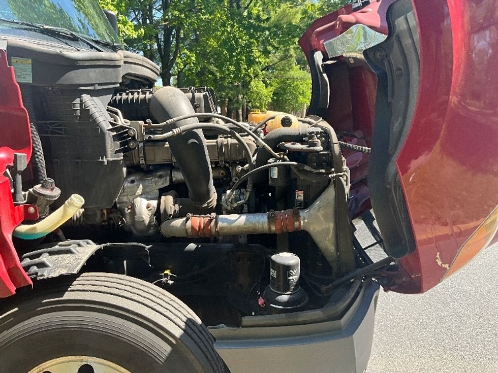 Sleeper Tractor-Heavy Duty Tractors-Freightliner-2019-T12664ST-Reading-PA-634,217\n\t\tmiles-$ 48,000 - Image 20