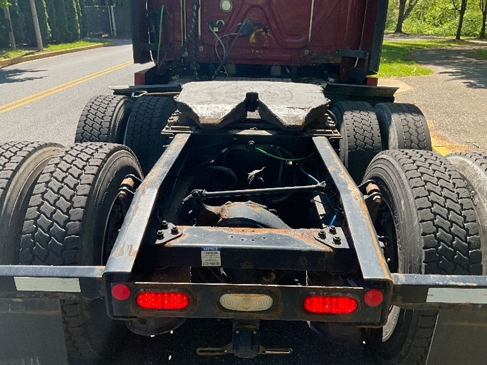Sleeper Tractor-Heavy Duty Tractors-Freightliner-2019-T12664ST-Reading-PA-634,217\n\t\tmiles-$ 48,000 - Image 6