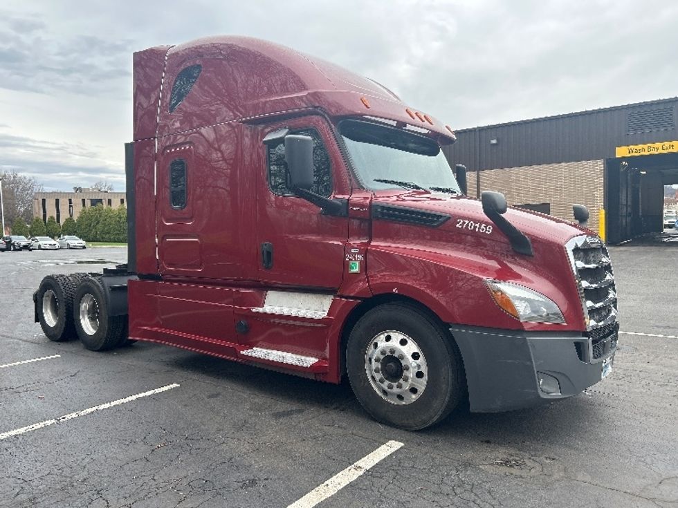Sleeper Tractor-Heavy Duty Tractors-Freightliner-2019-T12664ST-Reading-PA-636,975\n\t\tmiles-$ 44,750 - Image 1
