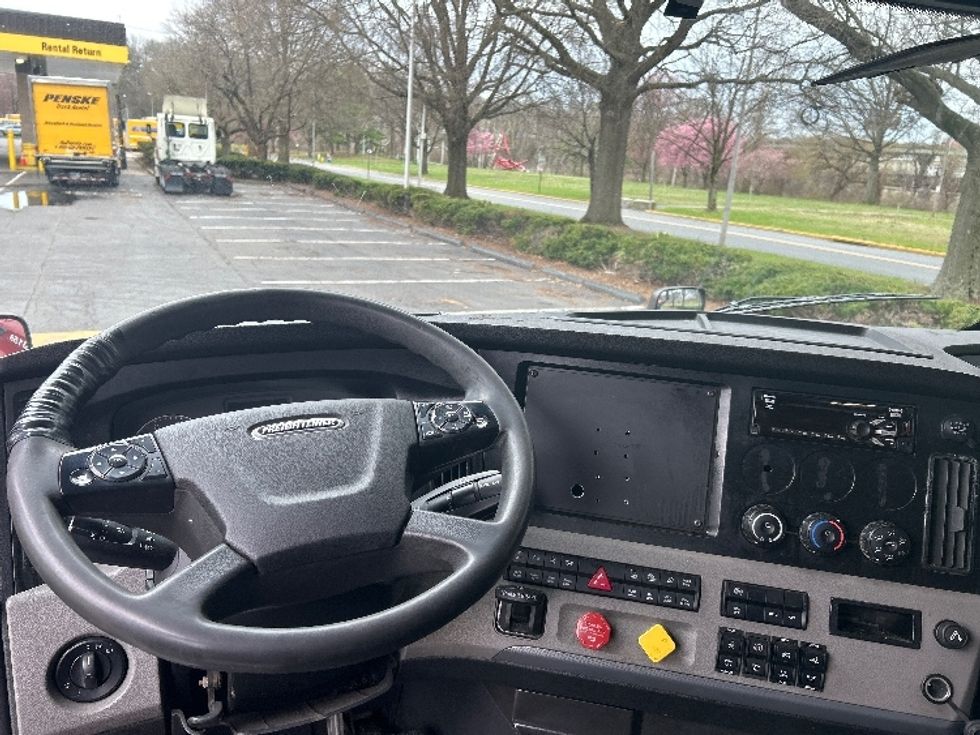 Sleeper Tractor-Heavy Duty Tractors-Freightliner-2019-T12664ST-Reading-PA-636,975\n\t\tmiles-$ 44,750 - Image 11