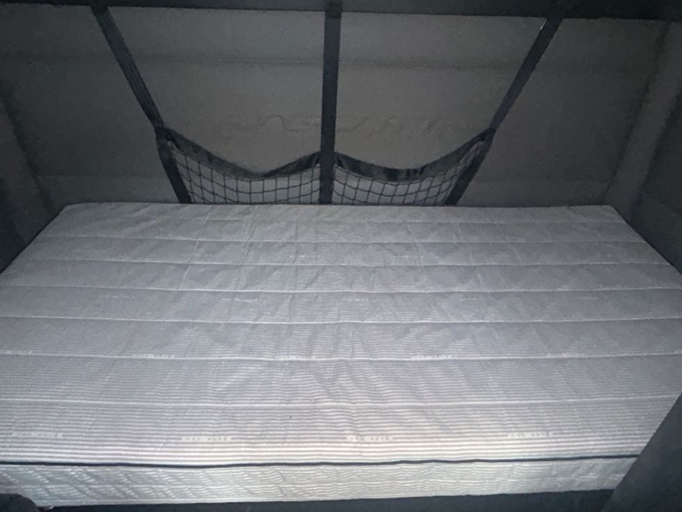 Sleeper Tractor-Heavy Duty Tractors-Freightliner-2019-T12664ST-Reading-PA-636,975\n\t\tmiles-$ 44,750 - Image 17