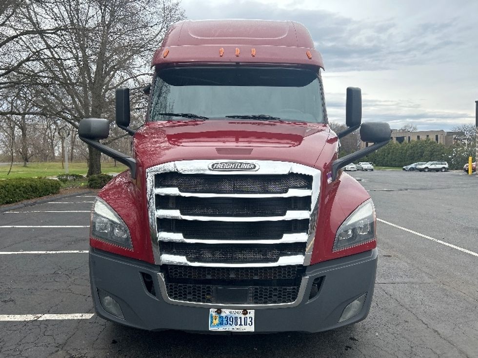 Sleeper Tractor-Heavy Duty Tractors-Freightliner-2019-T12664ST-Reading-PA-636,975\n\t\tmiles-$ 44,750 - Image 2