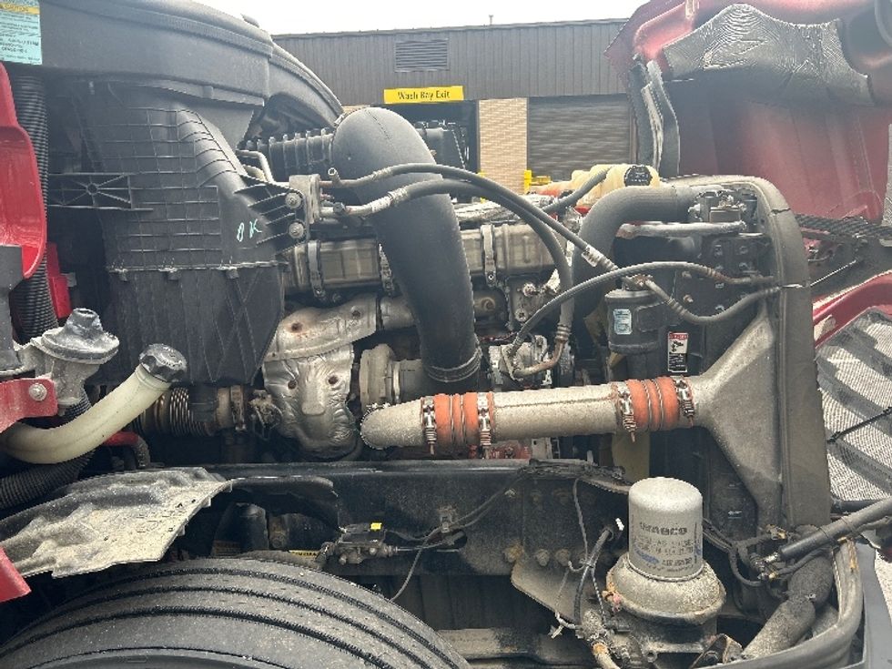 Sleeper Tractor-Heavy Duty Tractors-Freightliner-2019-T12664ST-Reading-PA-636,975\n\t\tmiles-$ 44,750 - Image 20