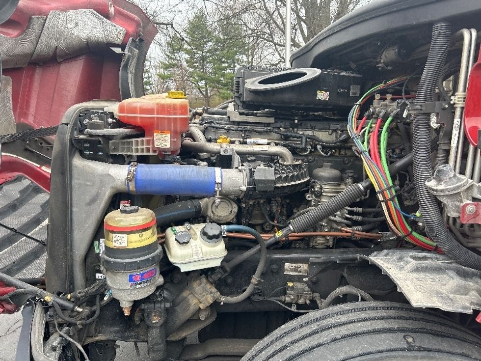 Sleeper Tractor-Heavy Duty Tractors-Freightliner-2019-T12664ST-Reading-PA-636,975\n\t\tmiles-$ 44,750 - Image 21