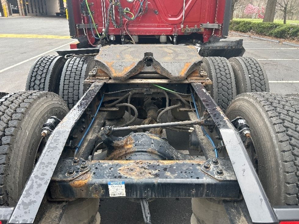 Sleeper Tractor-Heavy Duty Tractors-Freightliner-2019-T12664ST-Reading-PA-636,975\n\t\tmiles-$ 44,750 - Image 6