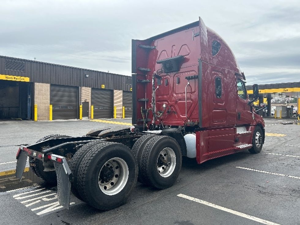 Sleeper Tractor-Heavy Duty Tractors-Freightliner-2019-T12664ST-Reading-PA-636,975\n\t\tmiles-$ 44,750 - Image 7