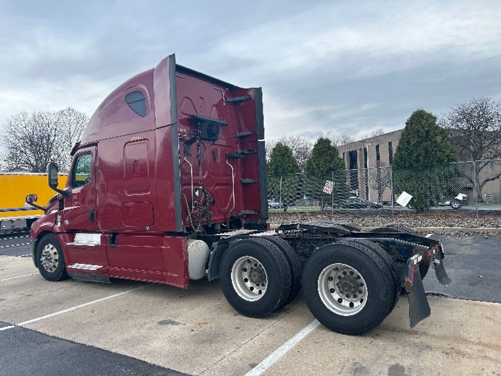 Sleeper Tractor-Heavy Duty Tractors-Freightliner-2019-T12664ST-Reading-PA-639,000\n\t\tmiles-$ 44,500 - Image 5