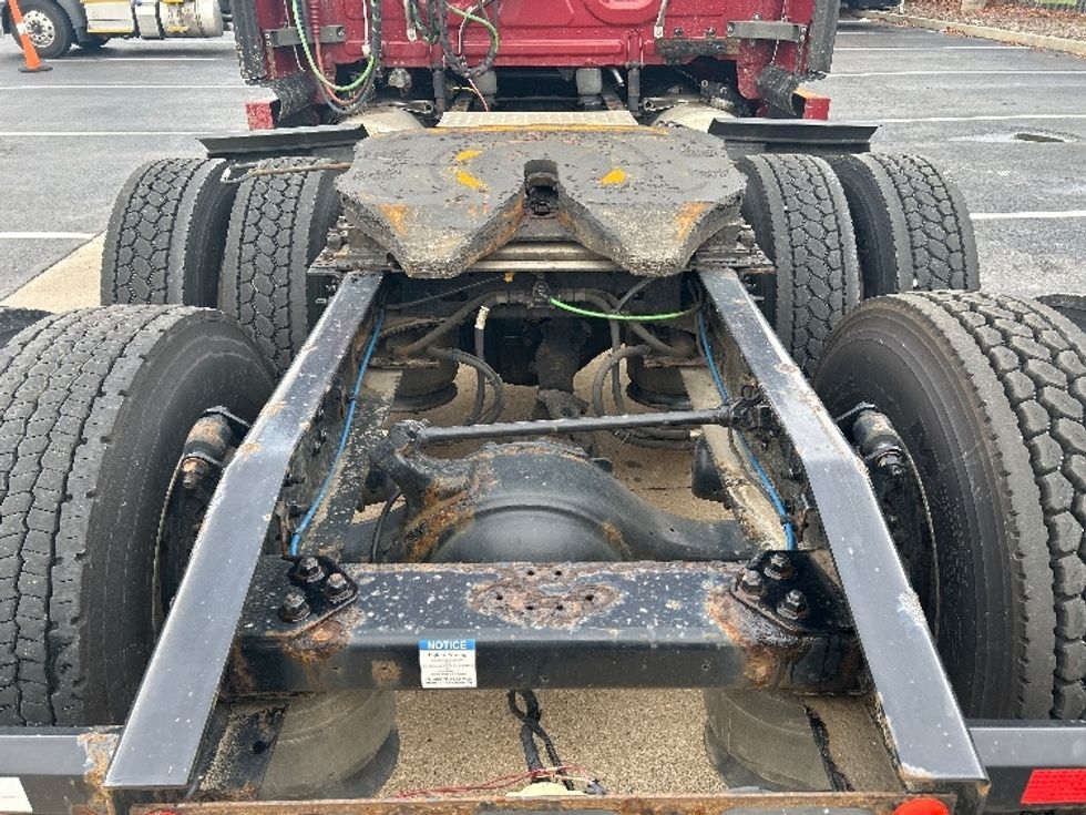 Sleeper Tractor-Heavy Duty Tractors-Freightliner-2019-T12664ST-Reading-PA-639,000\n\t\tmiles-$ 44,500 - Image 6