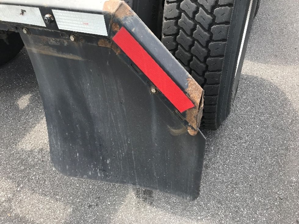 Sleeper Tractor-Heavy Duty Tractors-Freightliner-2019-T12664ST-Reading-PA-657,519\n\t\tmiles-$ 46,750 - Image 25
