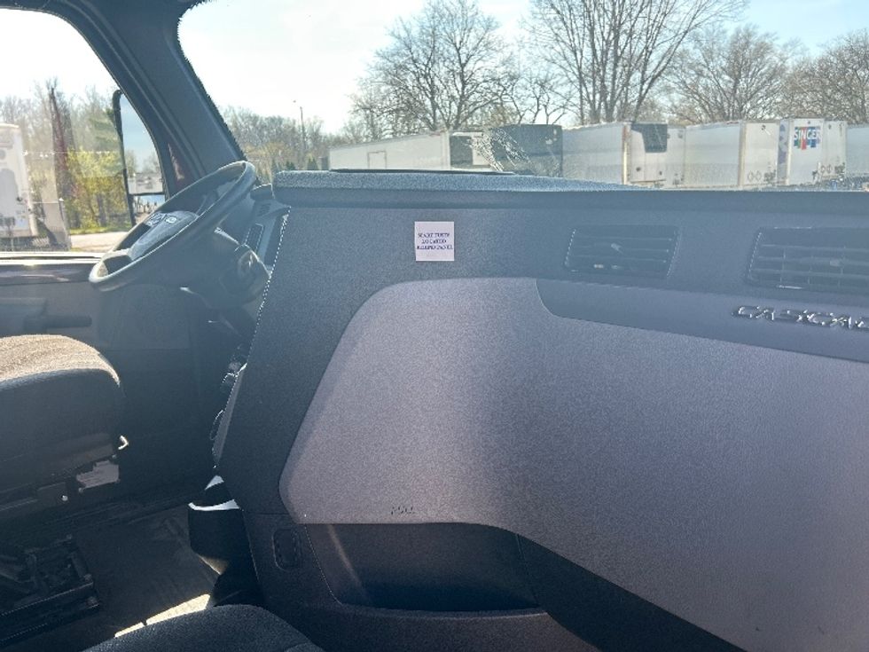 Sleeper Tractor-Heavy Duty Tractors-Freightliner-2019-T12664ST-Reading-PA-659,400\n\t\tmiles-$ 44,250 - Image 15