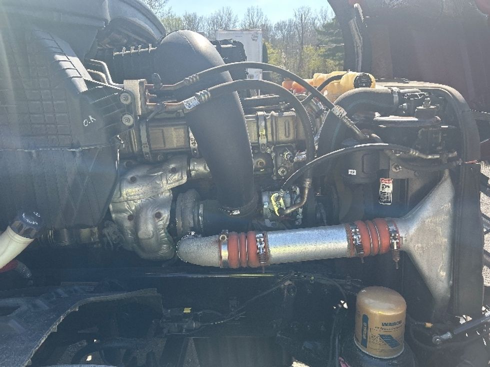 Sleeper Tractor-Heavy Duty Tractors-Freightliner-2019-T12664ST-Reading-PA-659,400\n\t\tmiles-$ 44,250 - Image 20