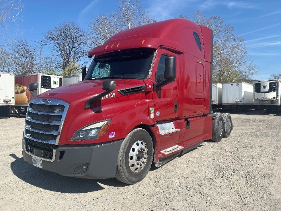 Sleeper Tractor-Heavy Duty Tractors-Freightliner-2019-T12664ST-Reading-PA-659,400\n\t\tmiles-$ 44,250 - Image 3