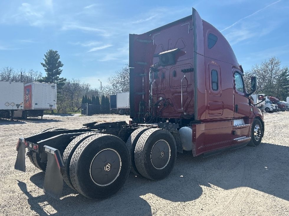 Sleeper Tractor-Heavy Duty Tractors-Freightliner-2019-T12664ST-Reading-PA-659,400\n\t\tmiles-$ 44,250 - Image 7