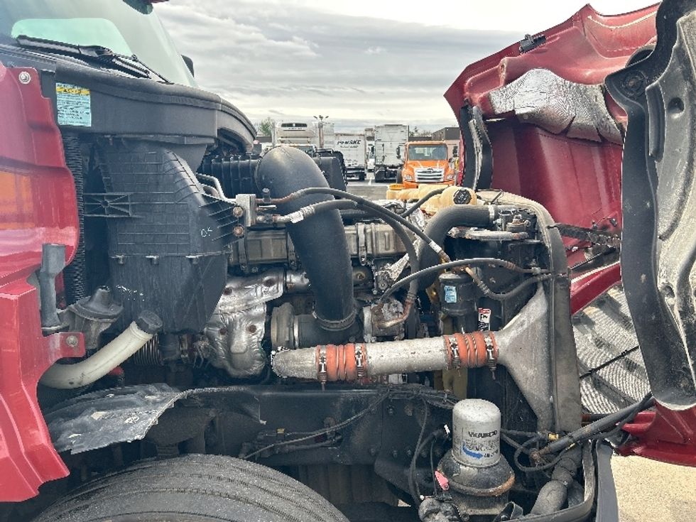 Sleeper Tractor-Heavy Duty Tractors-Freightliner-2019-T12664ST-Reading-PA-673,399\n\t\tmiles-$ 42,500 - Image 20