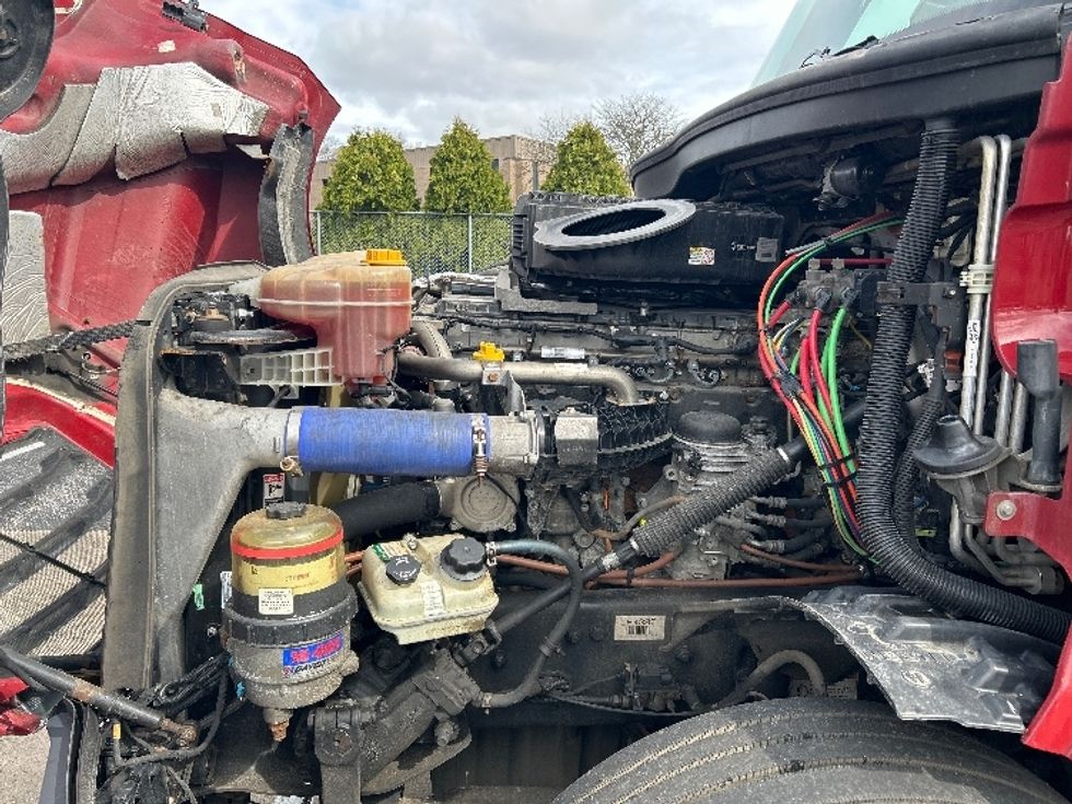 Sleeper Tractor-Heavy Duty Tractors-Freightliner-2019-T12664ST-Reading-PA-673,399\n\t\tmiles-$ 42,500 - Image 21