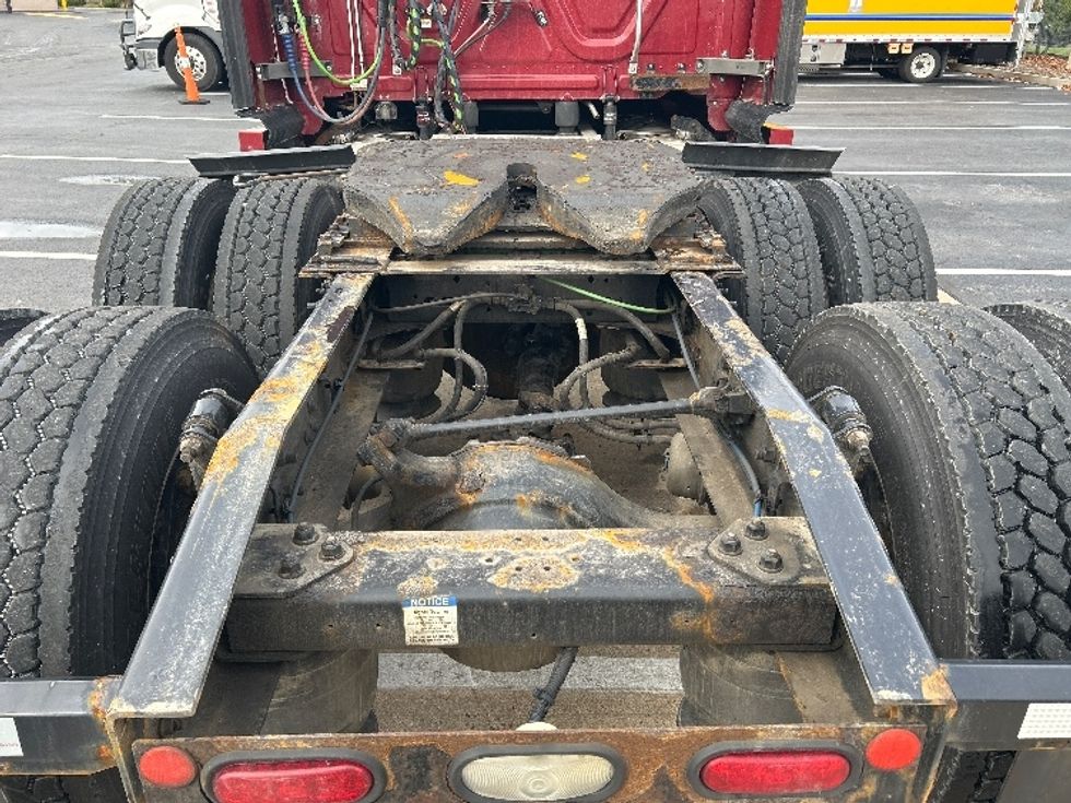 Sleeper Tractor-Heavy Duty Tractors-Freightliner-2019-T12664ST-Reading-PA-673,399\n\t\tmiles-$ 42,500 - Image 6