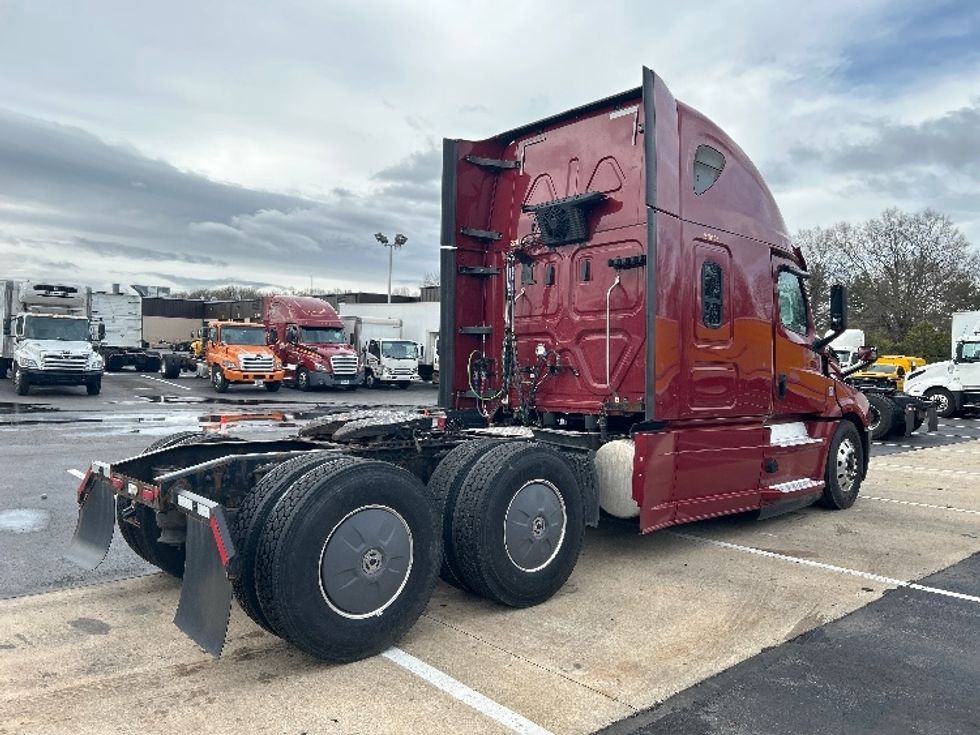 Sleeper Tractor-Heavy Duty Tractors-Freightliner-2019-T12664ST-Reading-PA-673,399\n\t\tmiles-$ 42,500 - Image 7