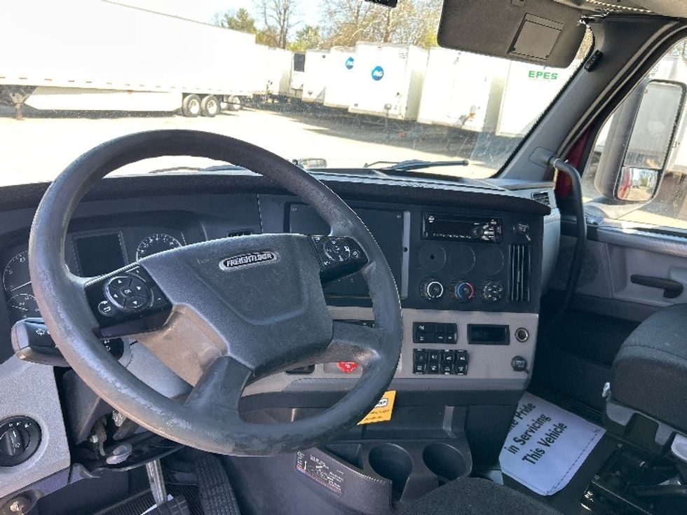 Sleeper Tractor-Heavy Duty Tractors-Freightliner-2019-T12664ST-Reading-PA-688,398\n\t\tmiles-$ 42,750 - Image 10